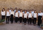 Coro formado por 18 jóvenes con exquisita técnica vocal y amplia experiencia en conciertos en toda España, Europa y Estados Unidos