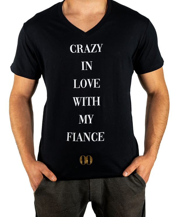 Camiseta "Crazy in love with my fiancé"